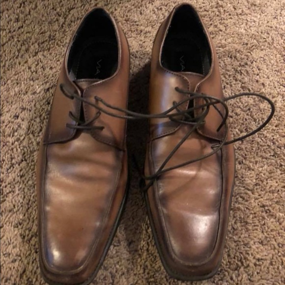 Size 9 Men’s Leather Dress Shoes - Picture 1 of 4